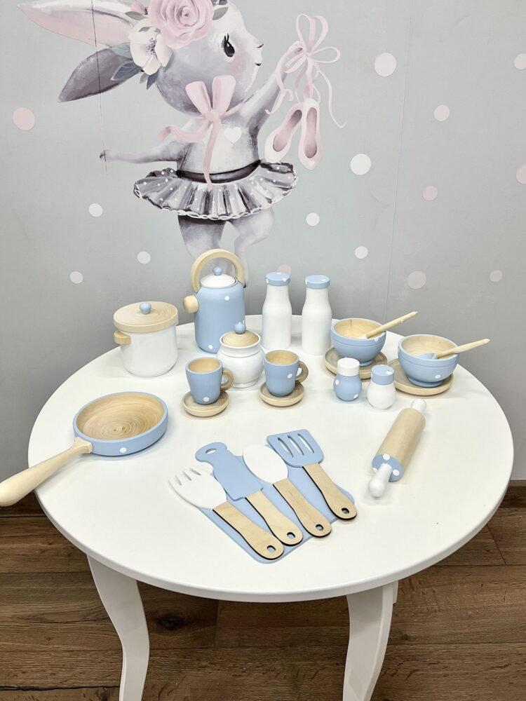 Набор детской игровой посуды голубой с белым, полный комплект, общий вид