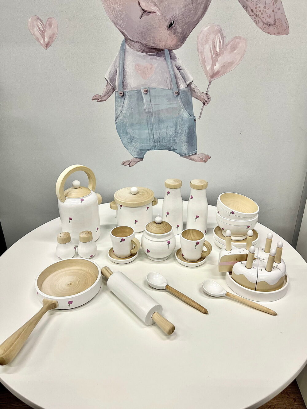 Набор детской игровой посуды белый, полный комплект, общий вид